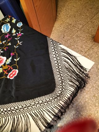 ANTIGUO MANTON DE MANILA UNOS 50 AÑOS