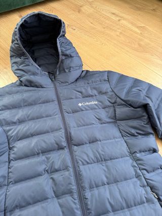 Chaqueta Columbia Azul con Capucha, larga.