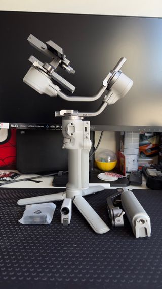 DJI RS4 Mini Gimbal con Accesorios y Caja