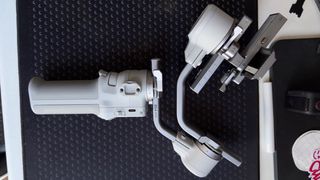 DJI RS4 Mini Gimbal con Accesorios y Caja