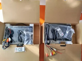 Se venden NUEVAS A ESTRENAR 2 pantallas para coche