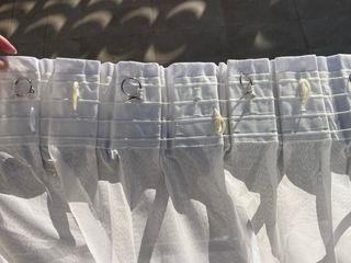 Cortina blanca de tela