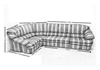 Sofá chaise longue de tela a rayas, muy cómodo.