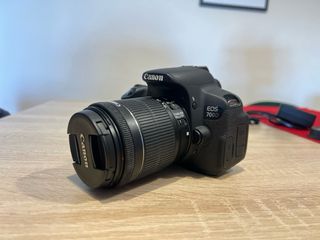 Canon EOS 700D Cámara + 2 Lentes + Batería