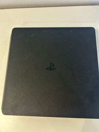 PS4 Slim + 2 mandos
