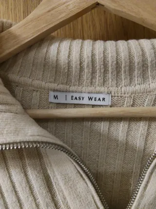 Jersey cuello polo beige con cremallera