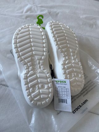 Crocs con borreguito, talla niño 38/39 blanco