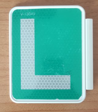 Señal V-13 Homologada para motos.