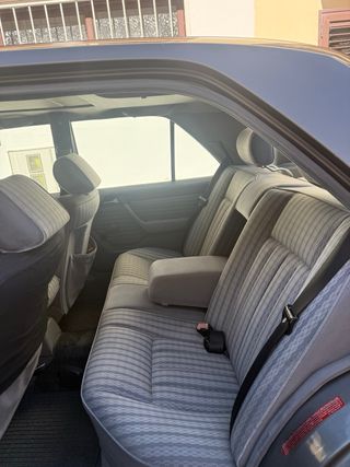 Mercedes-Benz 230 E w124 1986