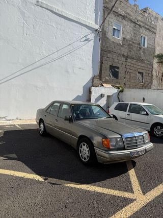 Mercedes-Benz 230 E w124 1986