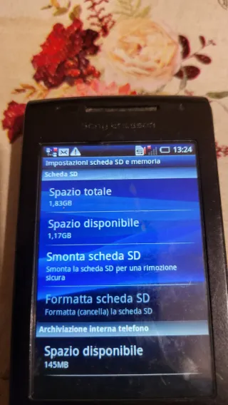 Sony Ericsson Xperia nero con scheda sd da 2 gb