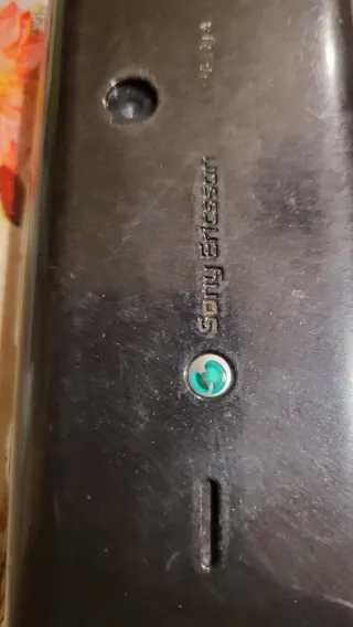 Sony Ericsson Xperia nero con scheda sd da 2 gb