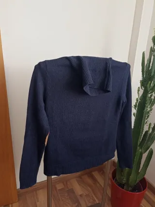 Jersey Zara cuello alto y coderas azul