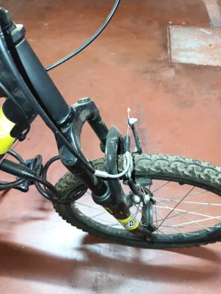 Bicicleta infantil con suspensión