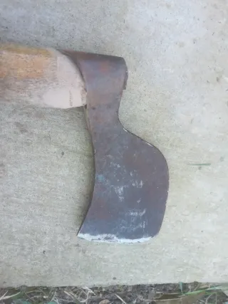 Hacha destral catalana antigua de mano