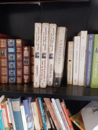 Colección de libros. 32 libros