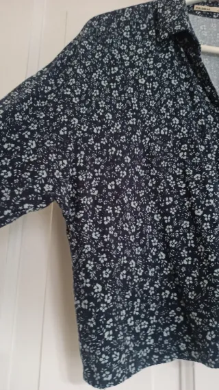 Camisa Pull&Bear floral Talla S