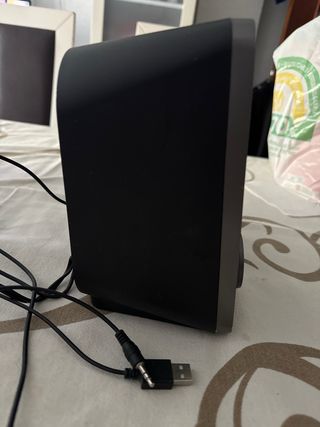 Altavoces Trust con cable