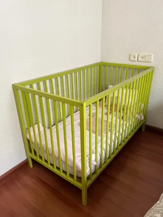 Cuna bebé verde Ikea