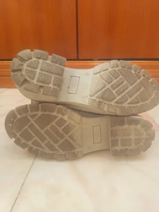 Botines planos blancos