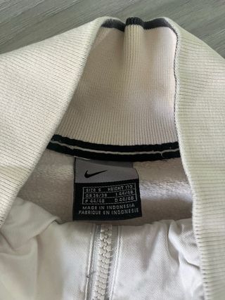 Pack 2 Sudaderas Nike Beige Talla S y reebok L