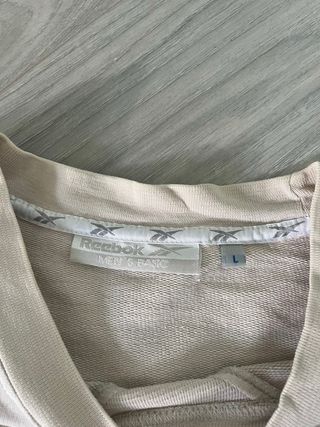 Pack 2 Sudaderas Nike Beige Talla S y reebok L