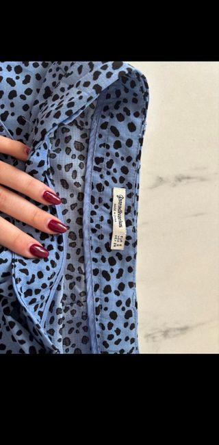 Falda pantalón azul con estampado negro Stradivari