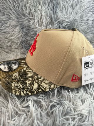 Gorra New Era 9Forty LA Beige Camuflaje