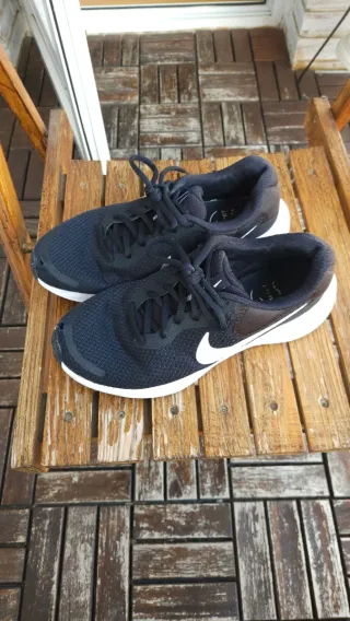 Nike Revolution 7 Zapatillas Negras Blancas