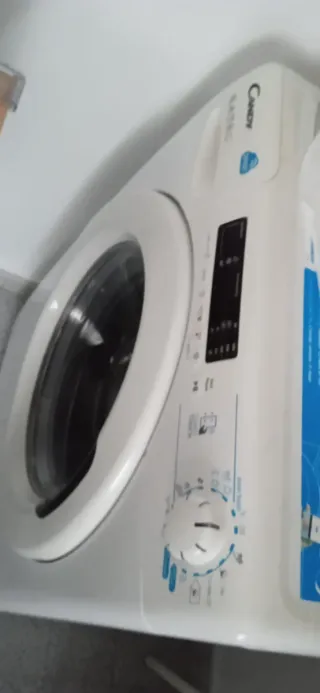 Lavadora funciona .La vendo para repuestos o repa