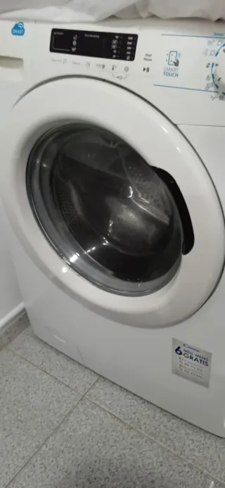Lavadora funciona .La vendo para repuestos o repa