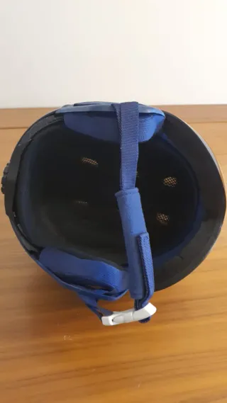 Casco de esquí azul