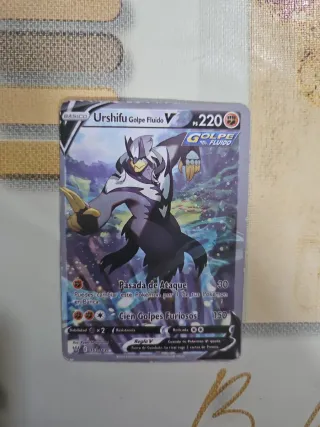 Carta Pokémon Urshifu Golpe Fluido V