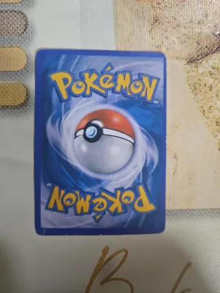 Carta Pokémon Urshifu Golpe Fluido V