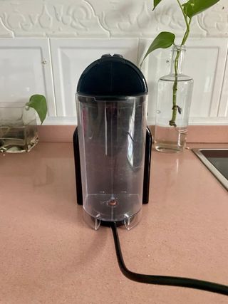 Cafetera Nespresso Delonghi Negra