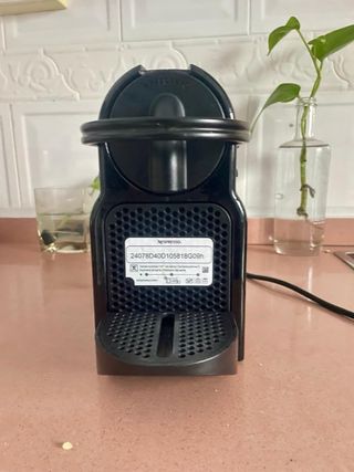 Cafetera Nespresso Delonghi Negra