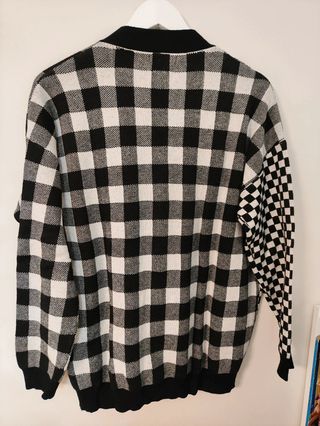 Cárdigan cuadros blanco y negro