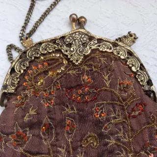 Bolso de fiesta antiguo con lentejuelas