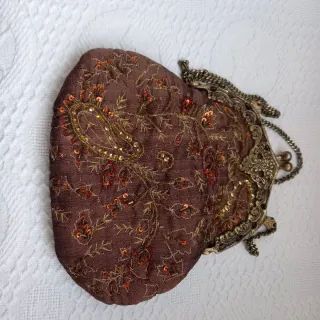 Bolso de fiesta antiguo con lentejuelas