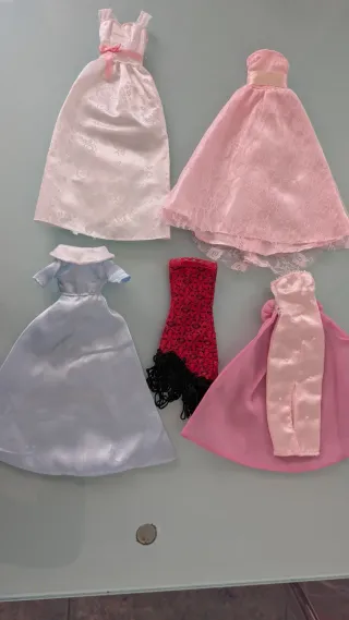 Lotto 5 abiti Barbie