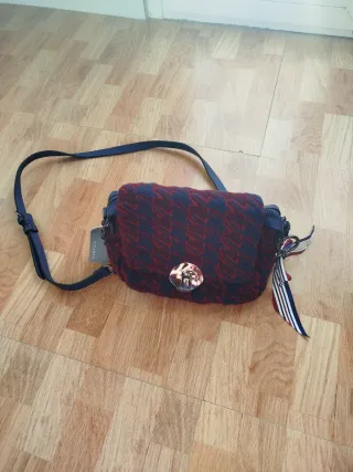 Bolso Parfois azul y rojo