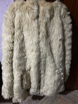 Abrigo pelo sintético beige