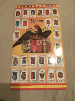 Tríptico de sellos.