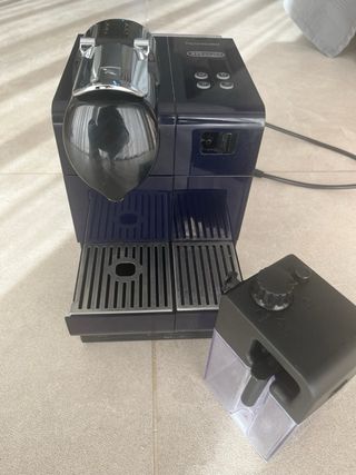 Cafetera Nespresso DeLonghi