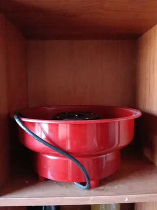 Máquina para hacer algodón de azúcar roja