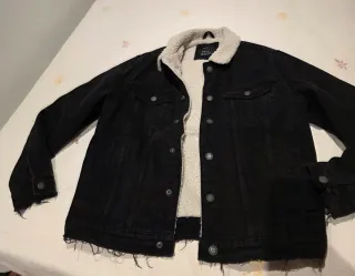 Chaqueta vaquera negra forrada