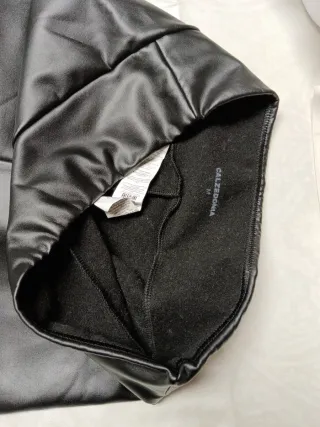 Leggings neri effetto pelle