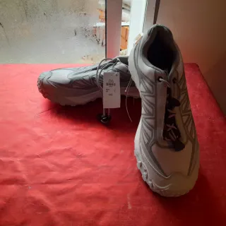 Zapatillas deportivas grises