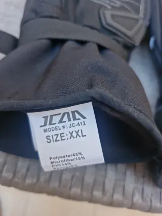 Guantes de moto negros y rojos