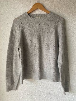 Jersey gris con calados
